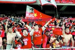 今日焦点战预告18:00韩职联升降级附加赛 釜山偶像vs水原FC、金浦FCvsFC江原 首回合谁能先拔头筹？20:00亚冠赛事武汉三镇 VS 浦项制铁，武汉三镇能否捍卫主场颜面？03:00 英超赛场谢菲尔德联 VS 利物浦，谢菲尔德联临阵换帅，利物浦笑纳三分？04:15 英超 曼联 VS 切尔西，红蓝大战，曼联内部频传将帅不合之声，切尔西乘势再取一胜？事件图片报：穆勒想再踢一年，若续约他希望不降薪&转会想去欧冠球队德媒《图片报》报道称，穆勒还想要再踢一年，如果和拜仁续约他希望的是不降薪。